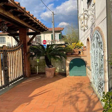 Raffinato Bilocale A Lido Di Camaiore Vicino Al Mare Lido di Camaiore Exterior foto