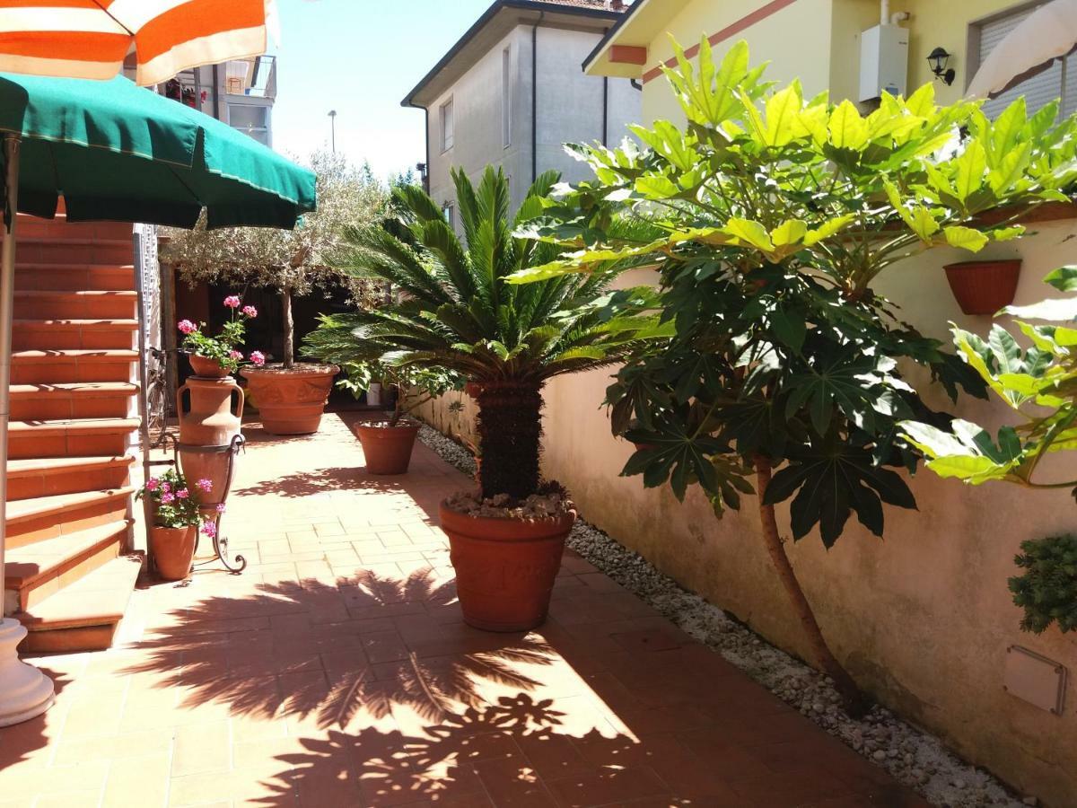 Raffinato Bilocale A Lido Di Camaiore Vicino Al Mare Lido di Camaiore Exterior foto