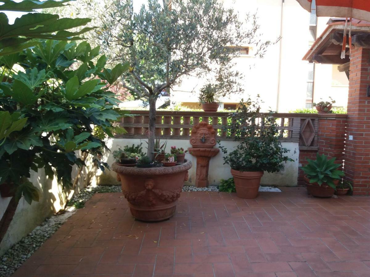 Raffinato Bilocale A Lido Di Camaiore Vicino Al Mare Lido di Camaiore Exterior foto